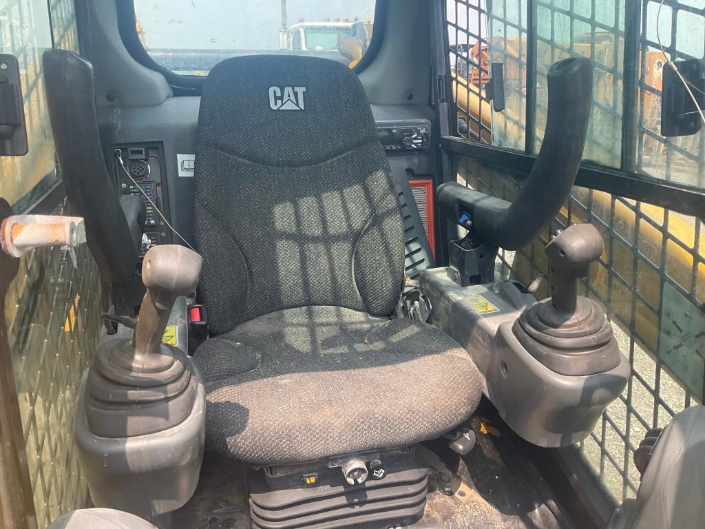 2018 CAT 232D Skid Steer