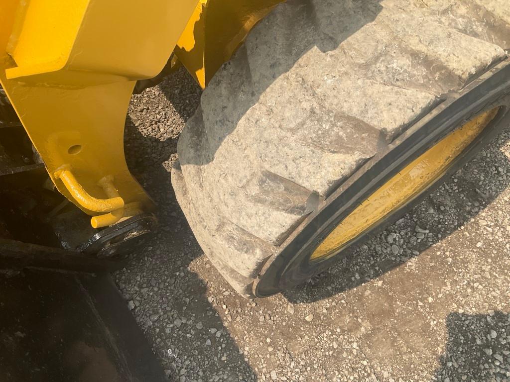 2018 CAT 232D Skid Steer