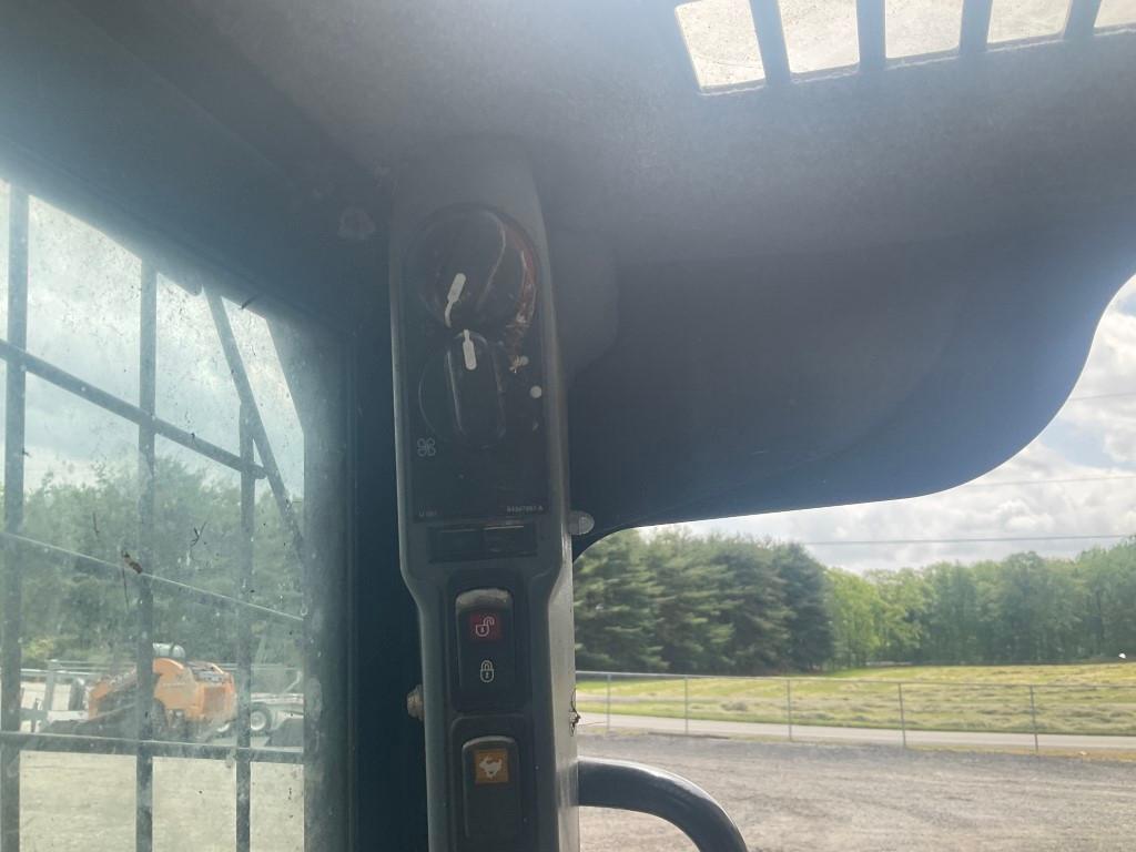 2018 New Holland L221 Skid Steer