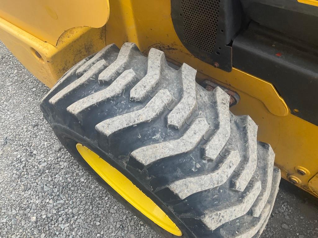 2018 New Holland L221 Skid Steer