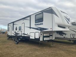 2019 Vengeance Fifth Wheel Camper / Toy Hauler