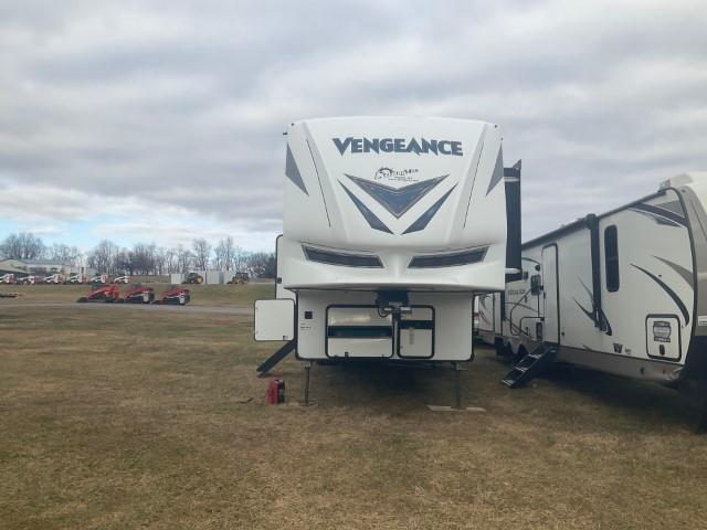 2019 Vengeance Fifth Wheel Camper / Toy Hauler