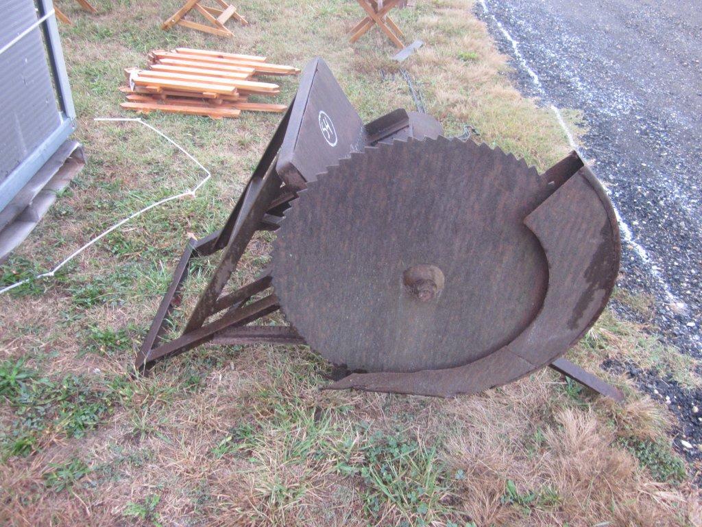 Antique Tractor Saw