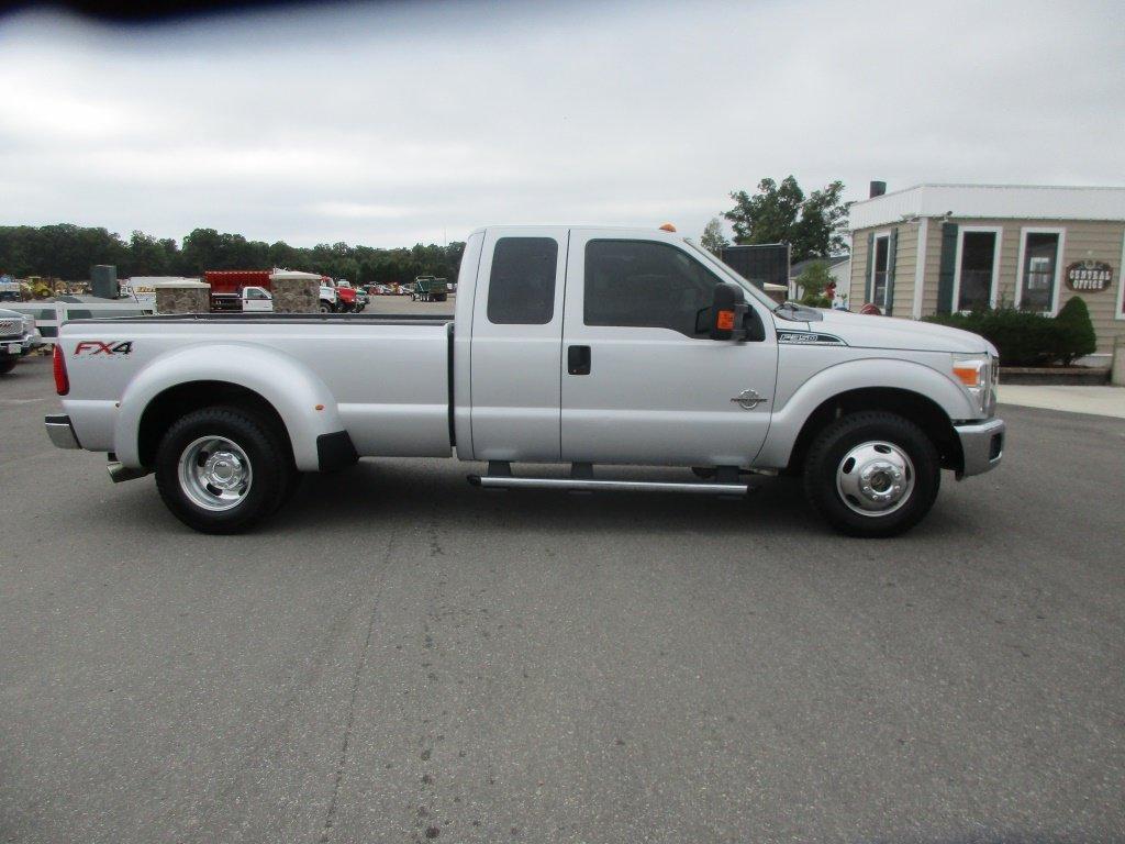 2001 Ford F350 Dually Pickup Truck