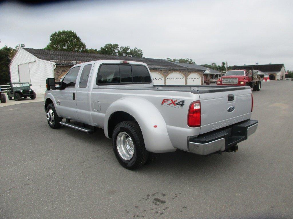 2001 Ford F350 Dually Pickup Truck