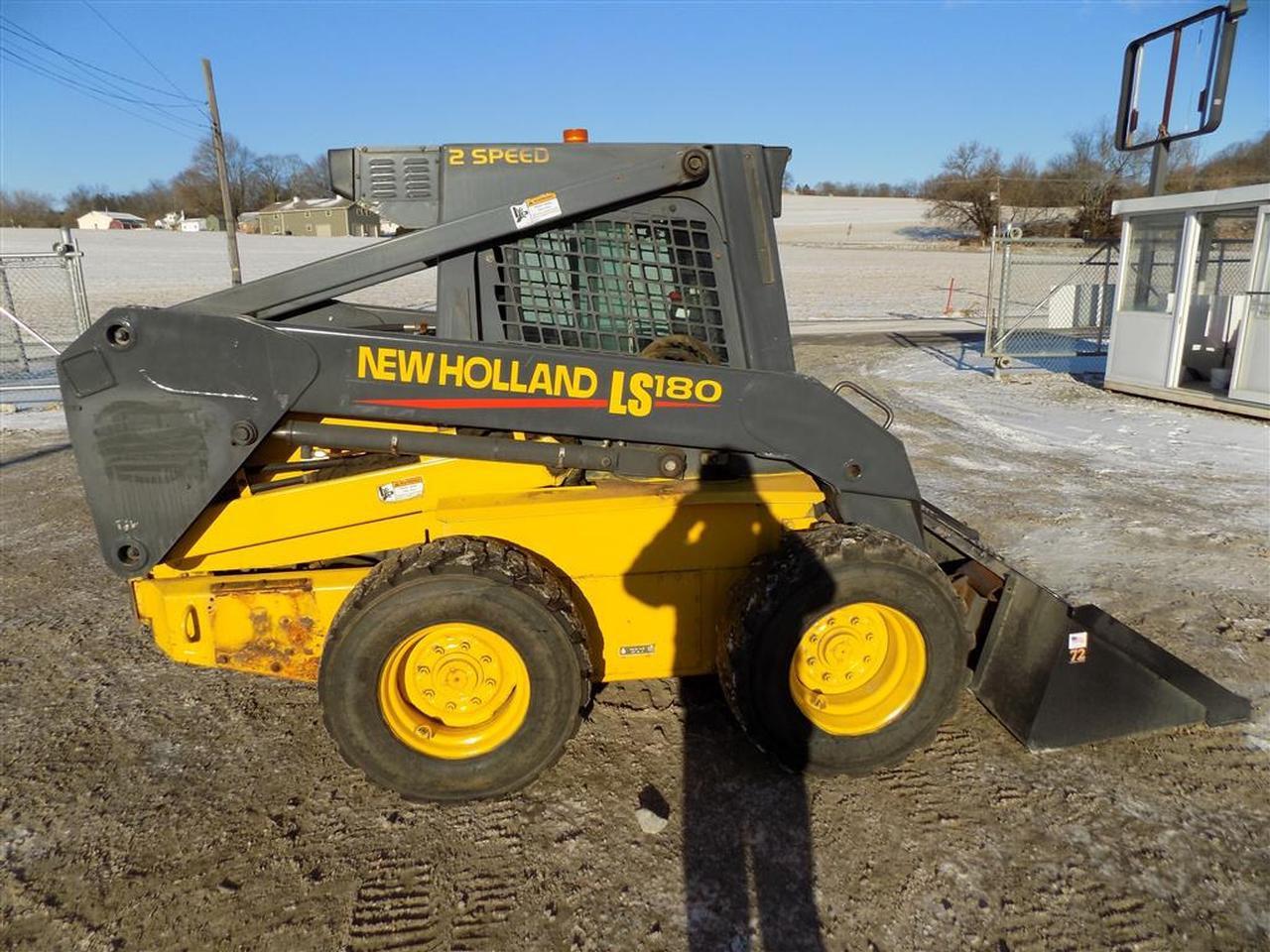 New Holland LS180