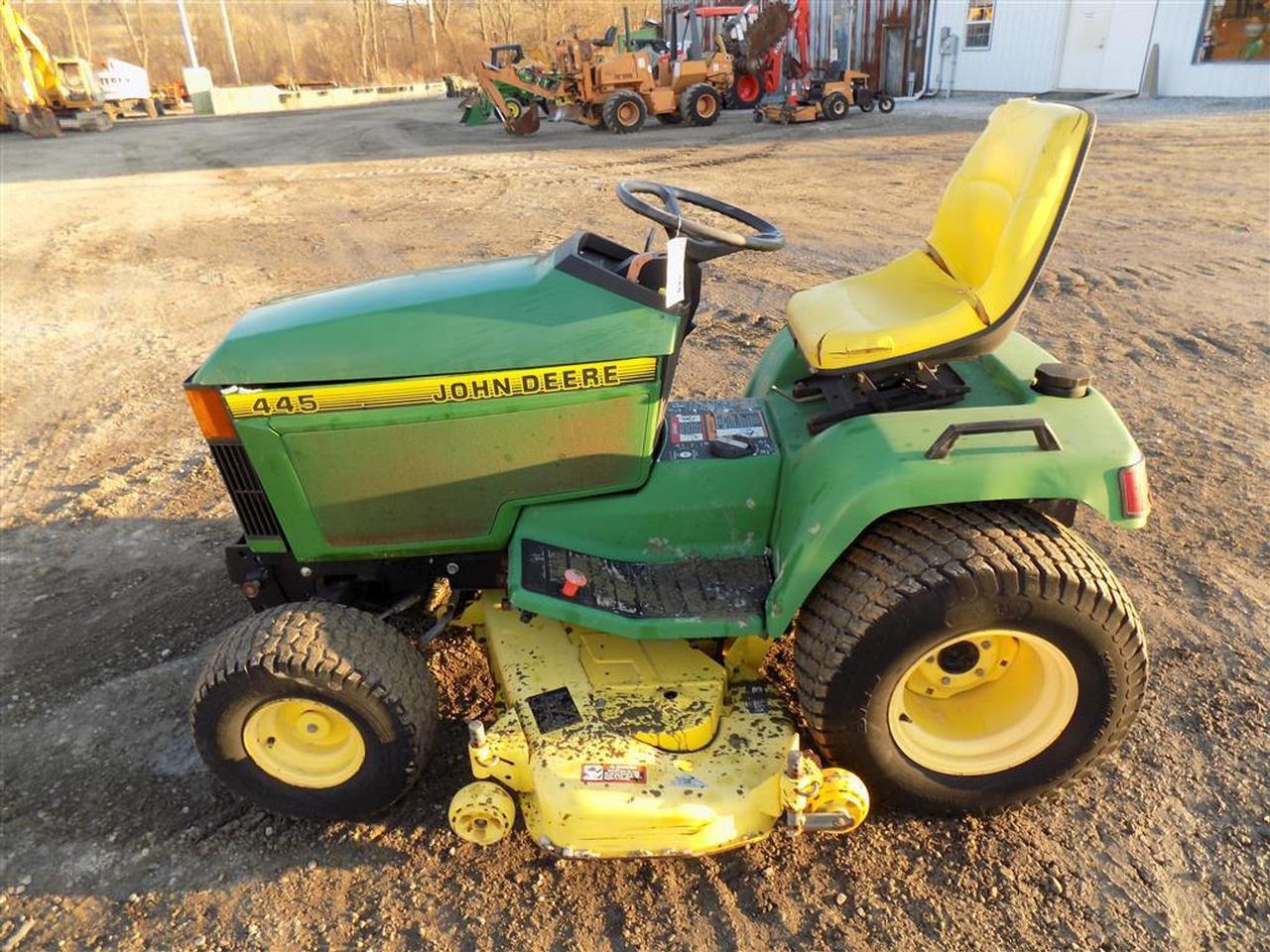 John Deere 445