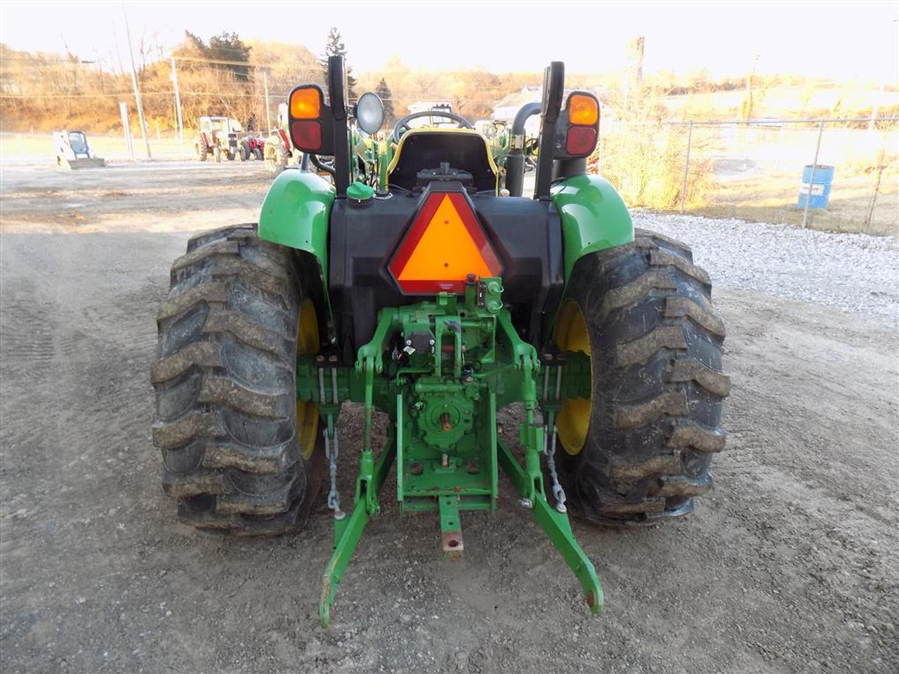 2015 John Deere 5065E