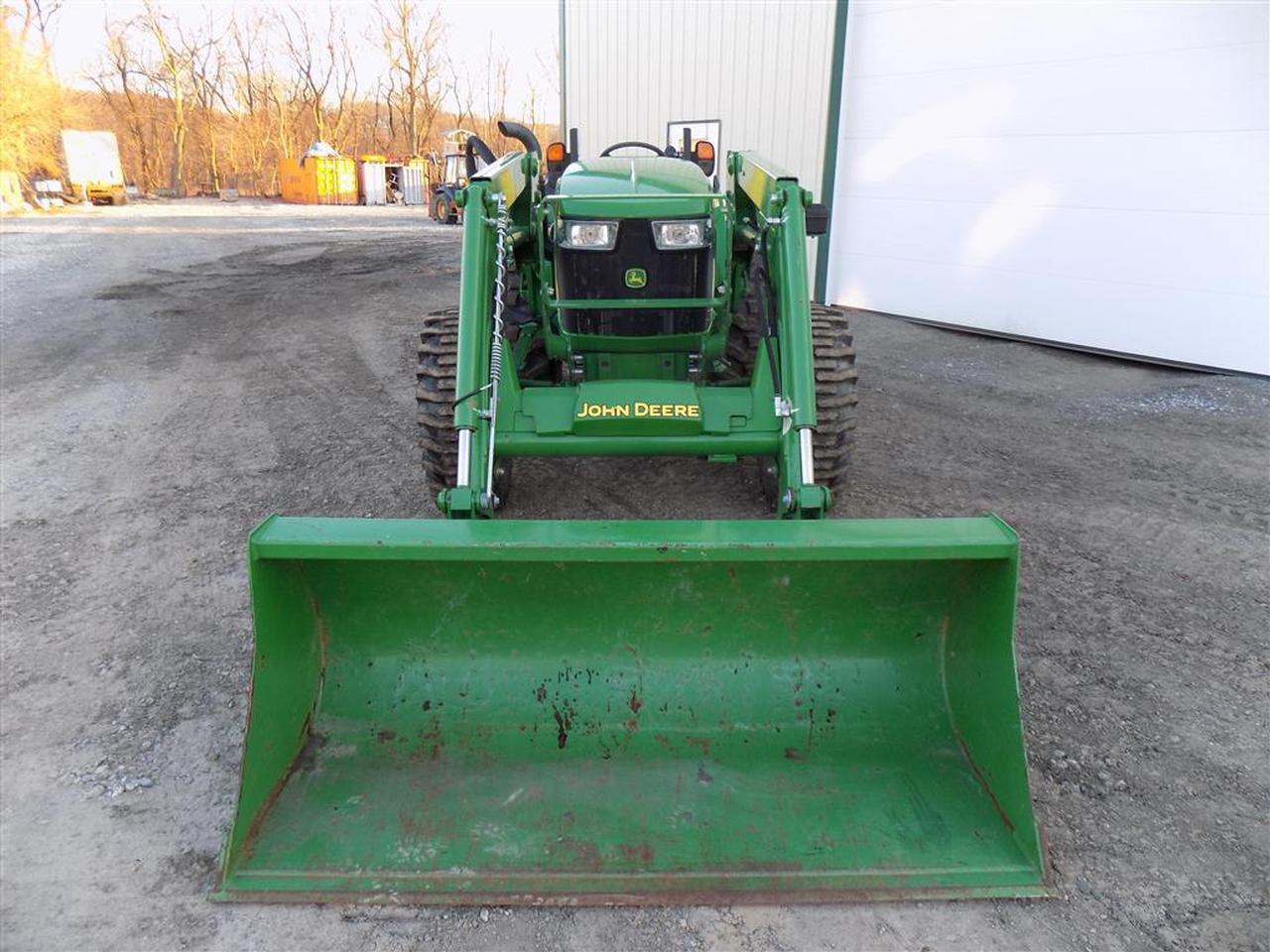 2015 John Deere 5065E