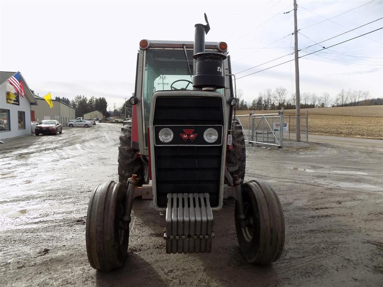 Massey Ferguson 2705