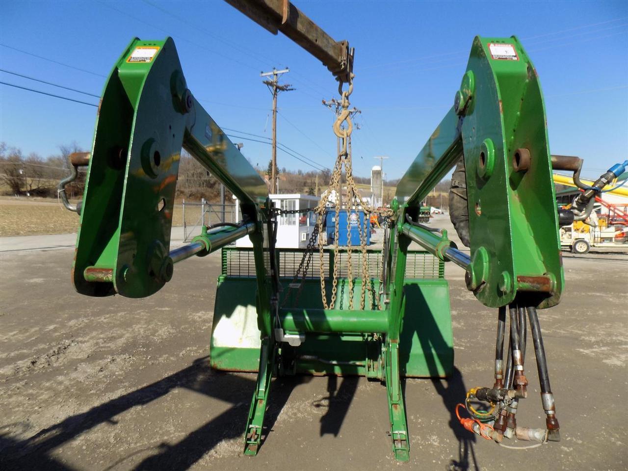 John Deere H360 Loader