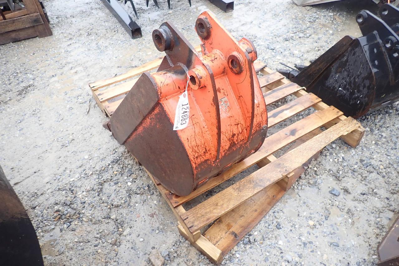 Kubota 18" Backhoe Tooth Bucket