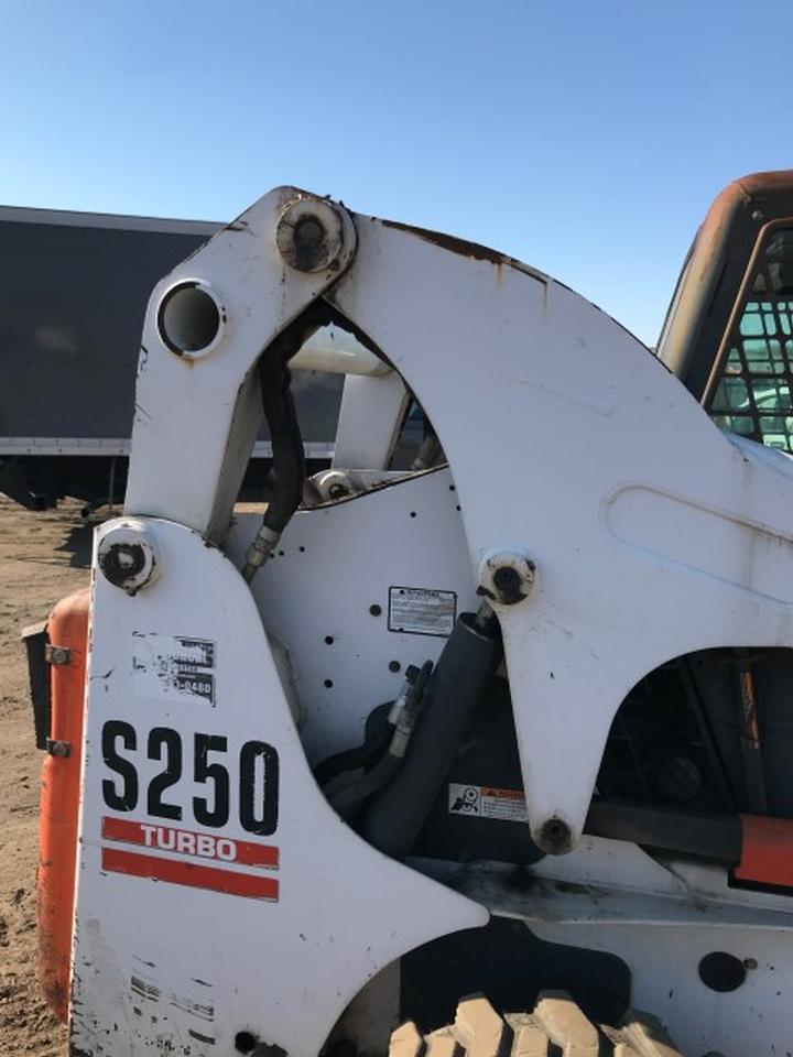 2005 Bobcat S250