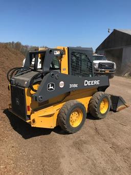 2015 John Deere 318E