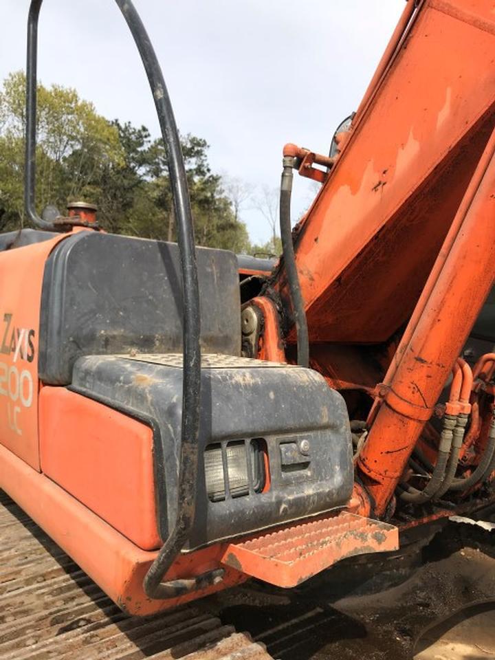 2004 Hitachi ZAxis 200LC