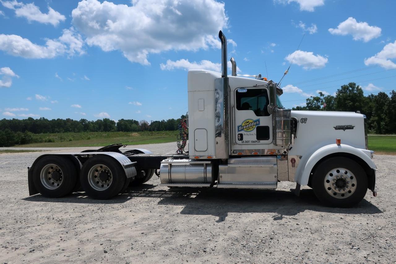 2012 Kenworth W900 T/A Road Tractor W/ Sleeper