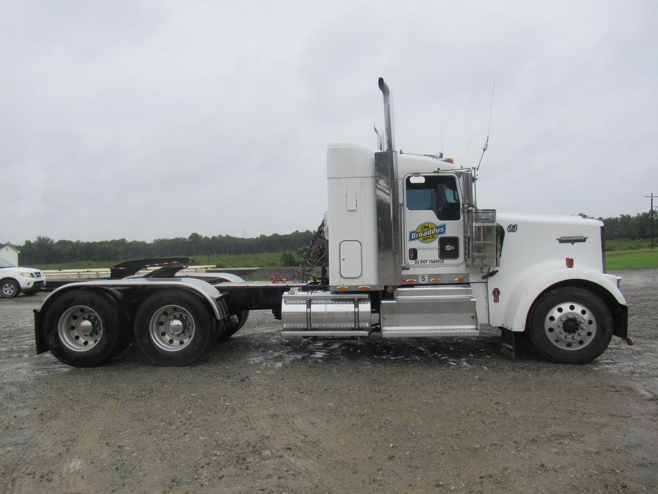 2011 Kenworth W900L Road Tractor