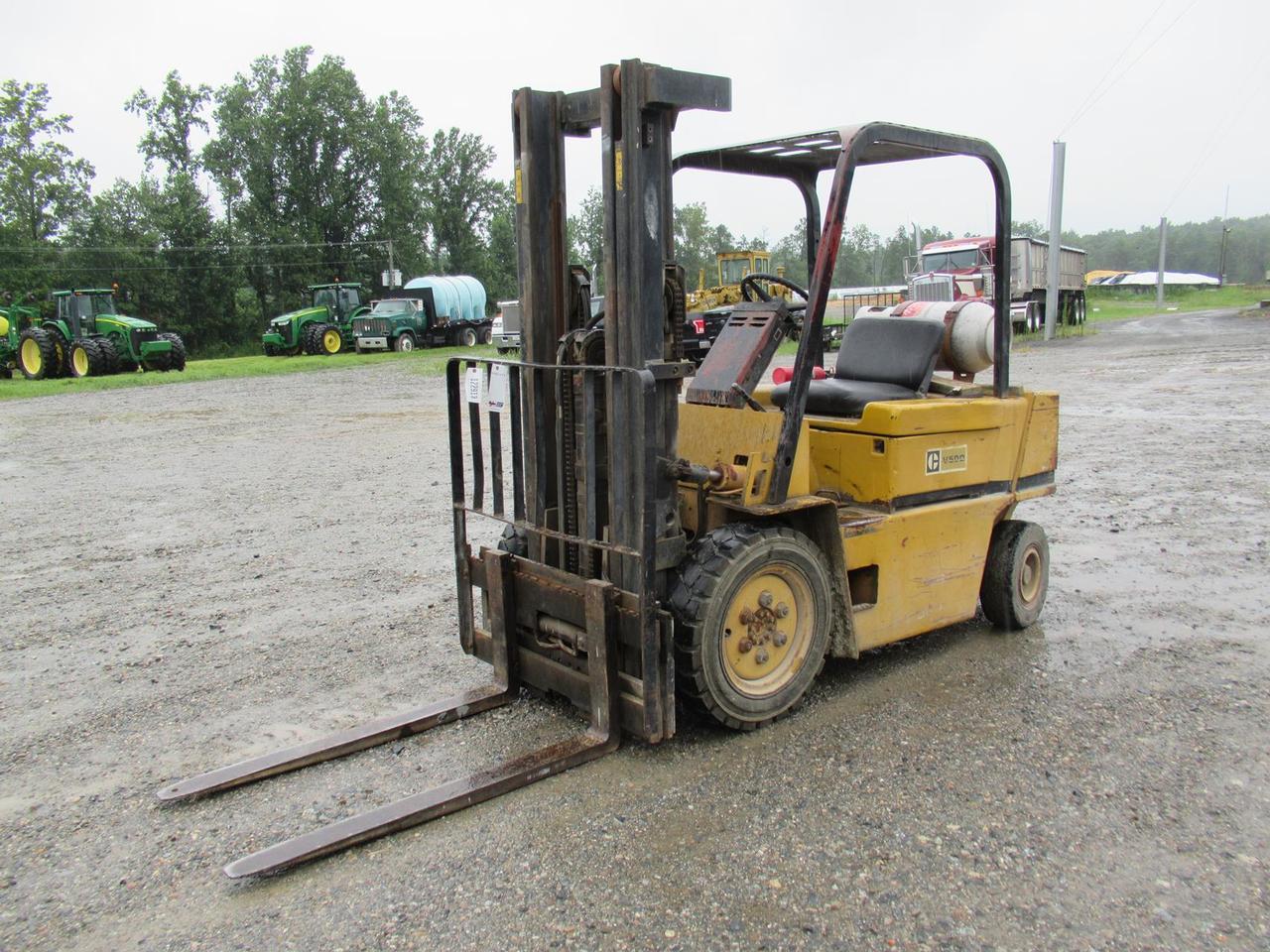 Caterpillar V50D Forklift