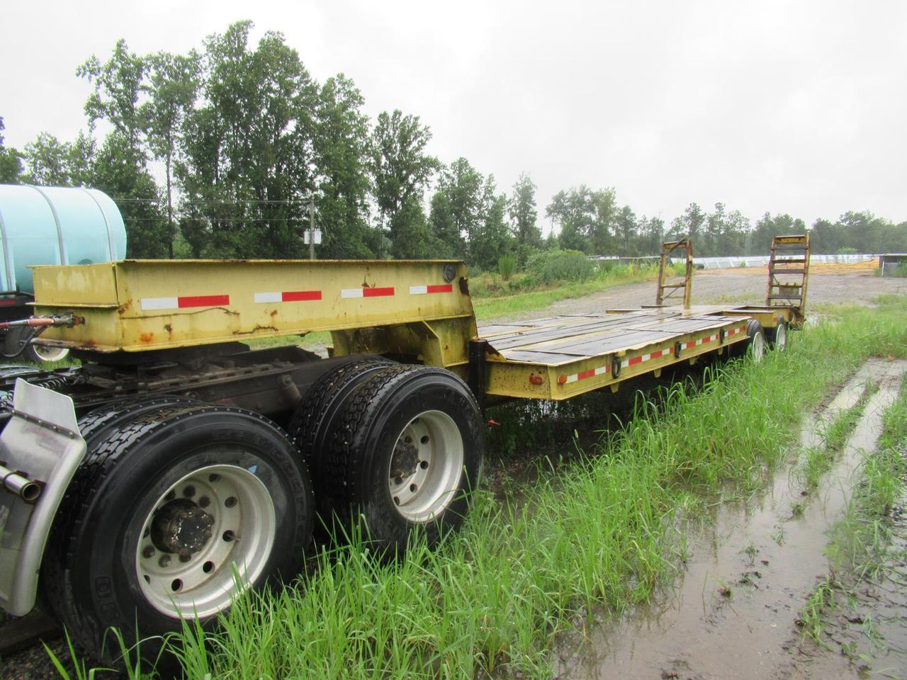 1972 Ferrec Fixed Gooseneck Lowboy Trailer