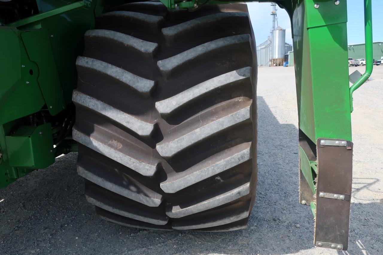 2017 John Deere S680S STS Combine Harvester