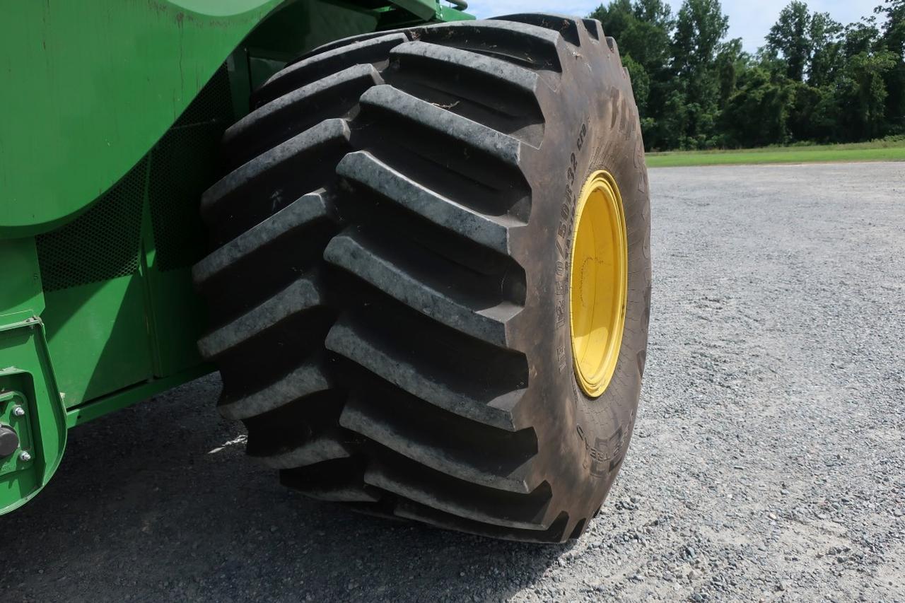 2017 John Deere S680S STS Combine Harvester