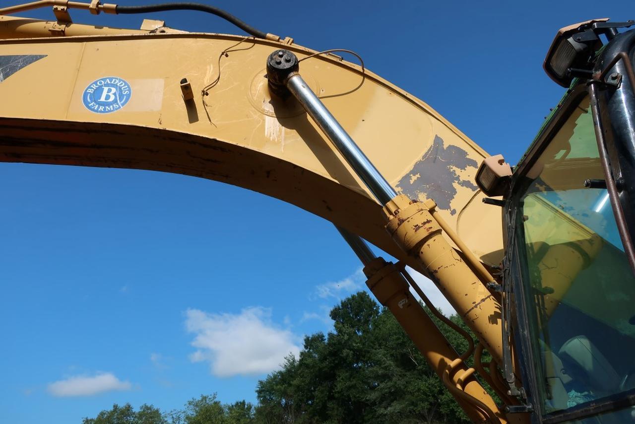 Caterpillar 330CL Excavator