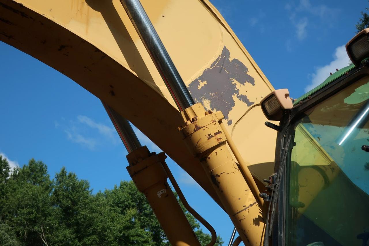 Caterpillar 330CL Excavator