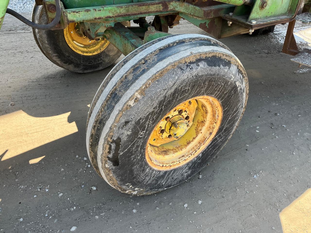 John Deere 4020 Tractor with Loader