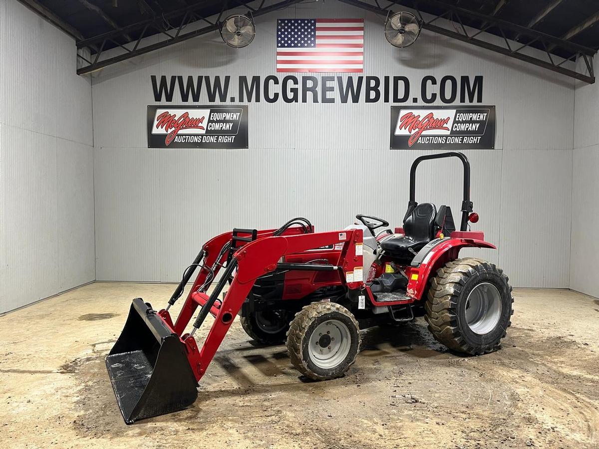 2013 Mahindra 3016HST Compact Tractor