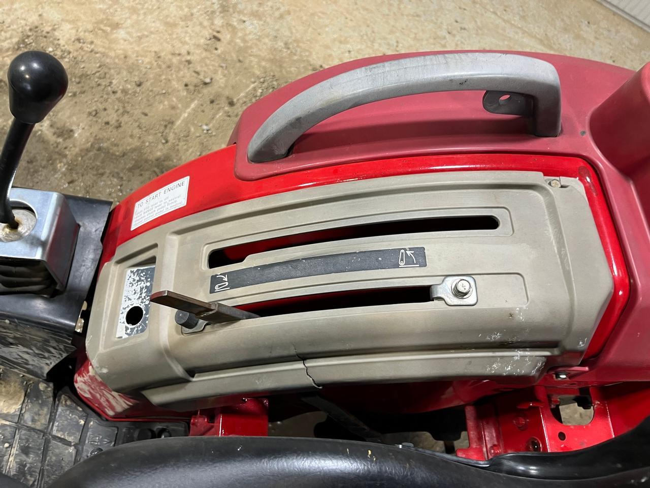 2013 Mahindra 3016HST Compact Tractor