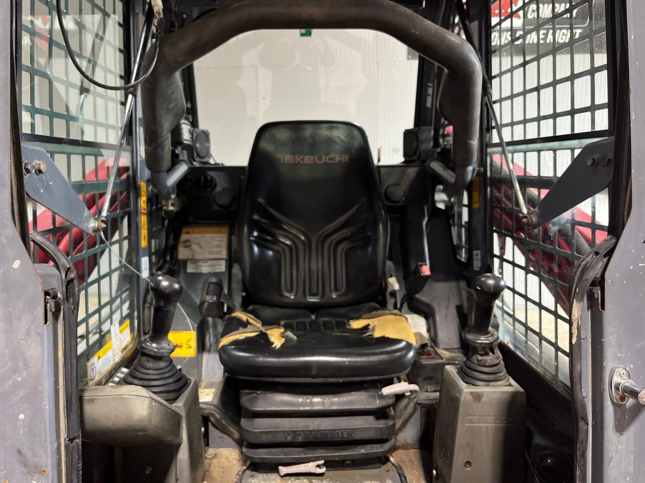 2015 Takeuchi TL8 Skid Steer Loader