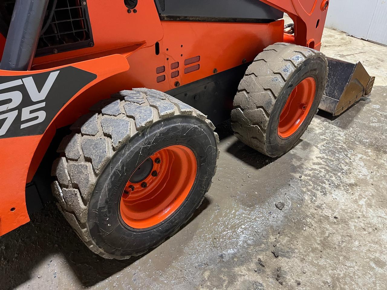 2016 Kubota SSV75 Skid Steer Loader