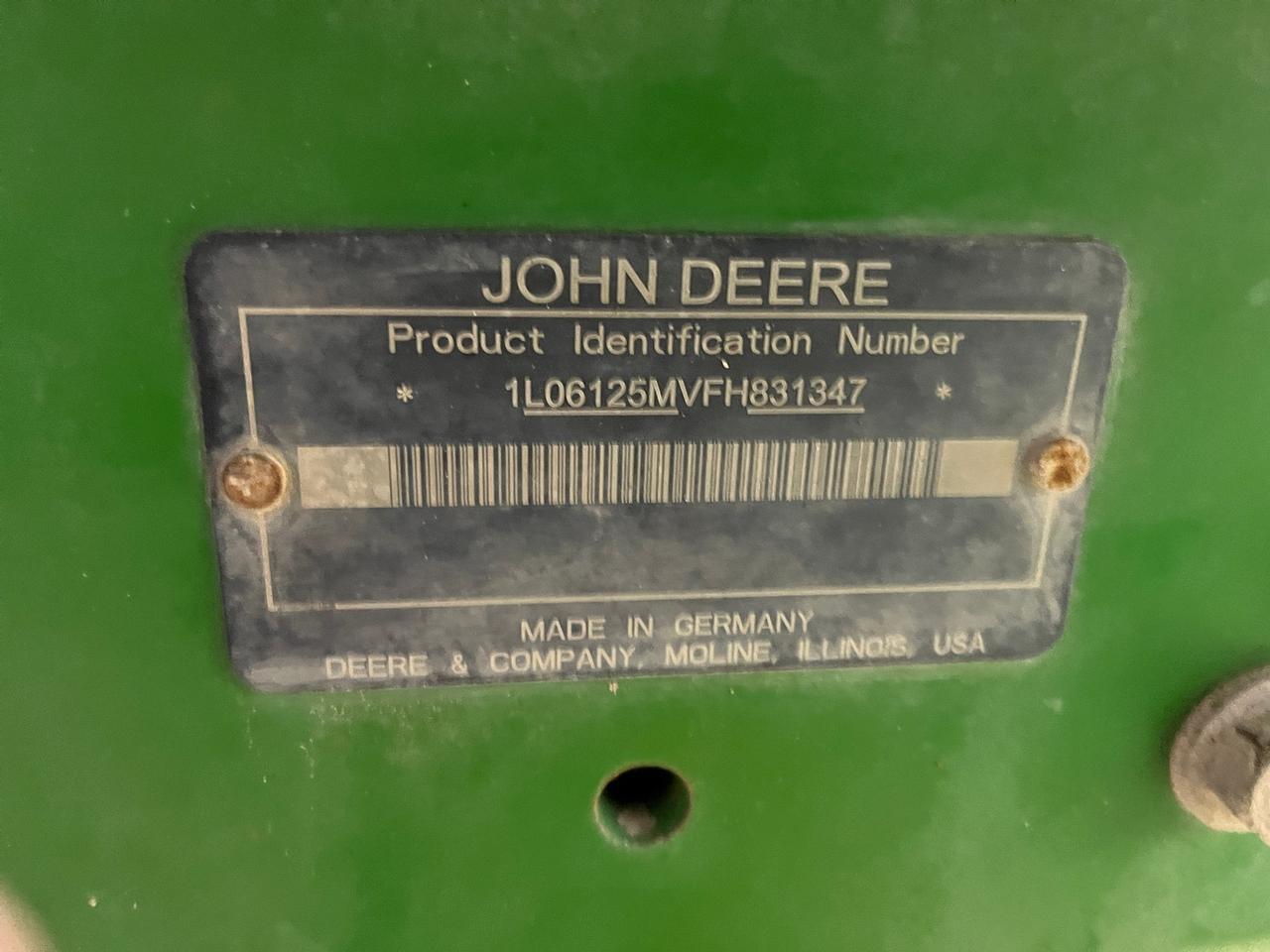 2015 John Deere 6125M Tractor