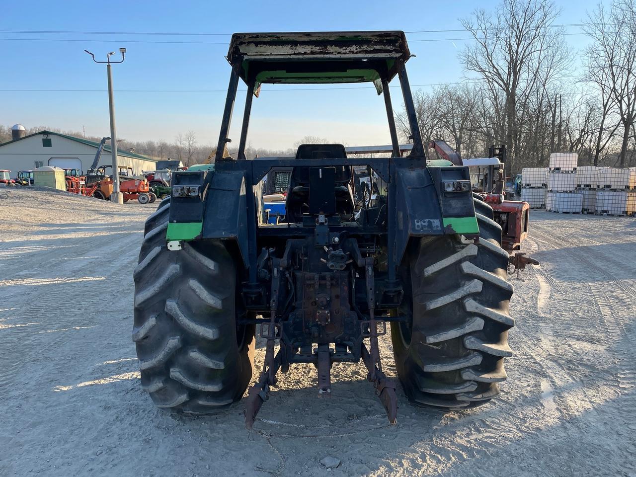 Deutz Allis  7085 Tractor