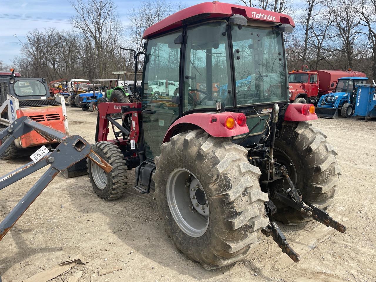 2016 Mahindra 2565 Tractor with Loader