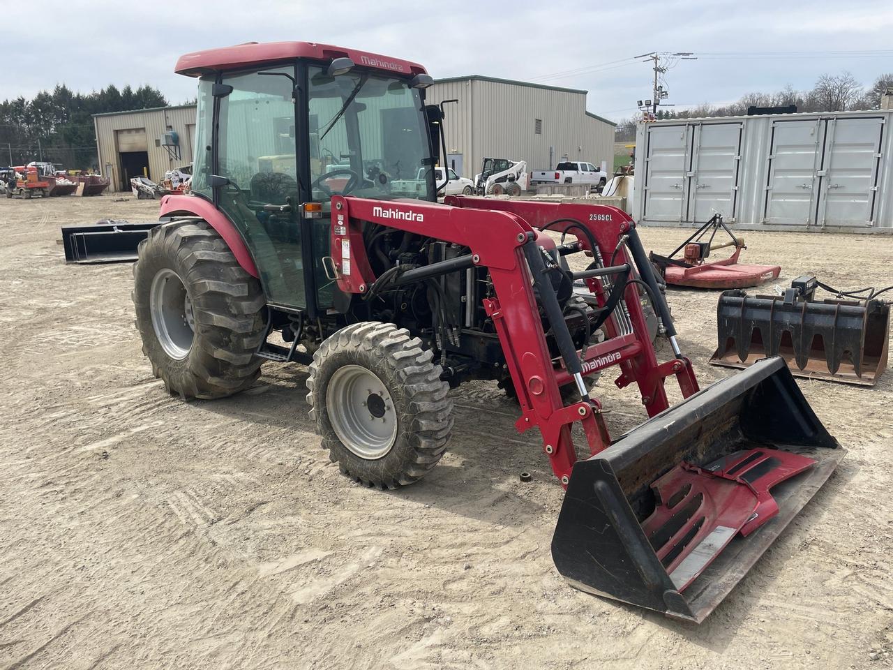 2016 Mahindra 2565 Tractor with Loader