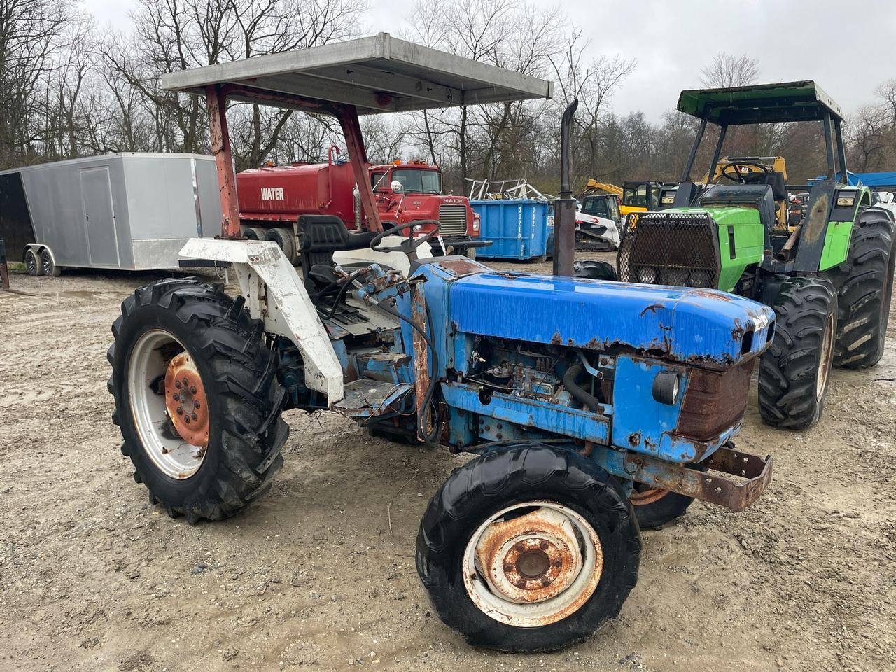 Ford 2120 Utility Tractor