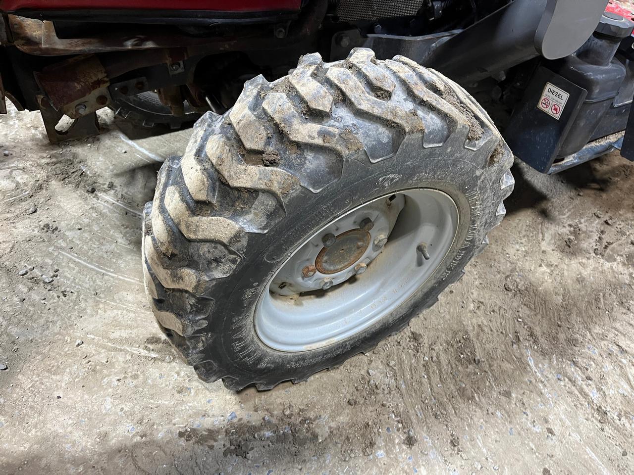 2016 Massey Ferguson 1739E Utility Tractor with Loader