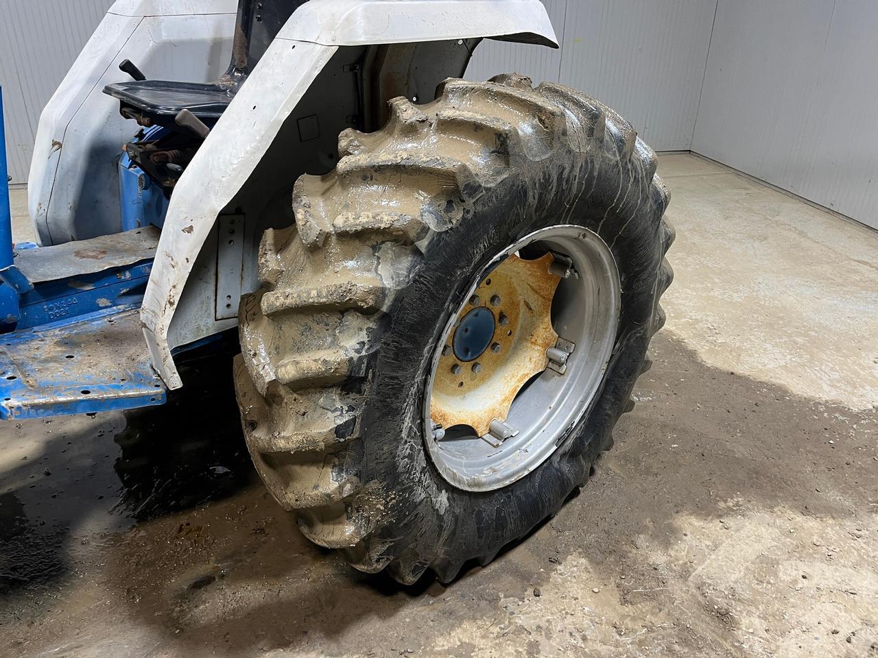 Ford 1920 Compact Tractor with Loader