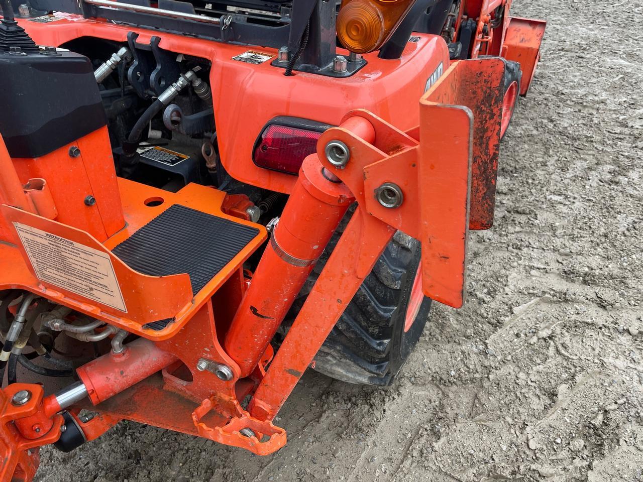 Kubota BX25D Compact Tractor Loader Backhoe