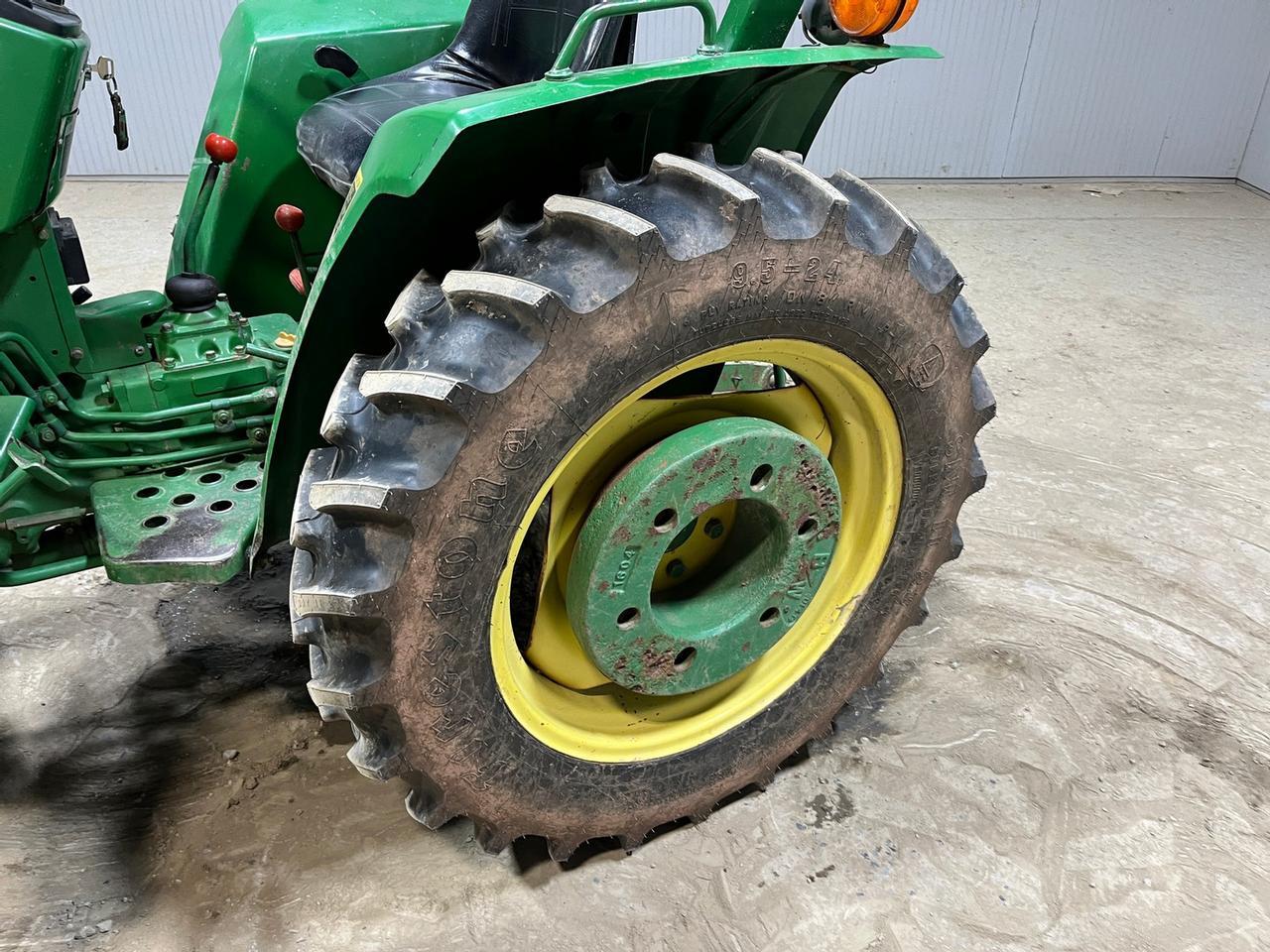 John Deere 750 Compact Tractor with Loader