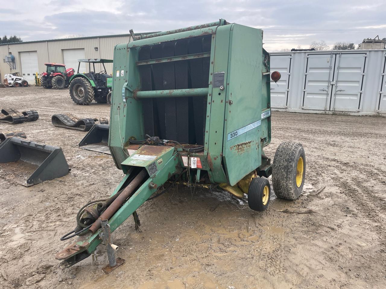 John Deere 330 Baler