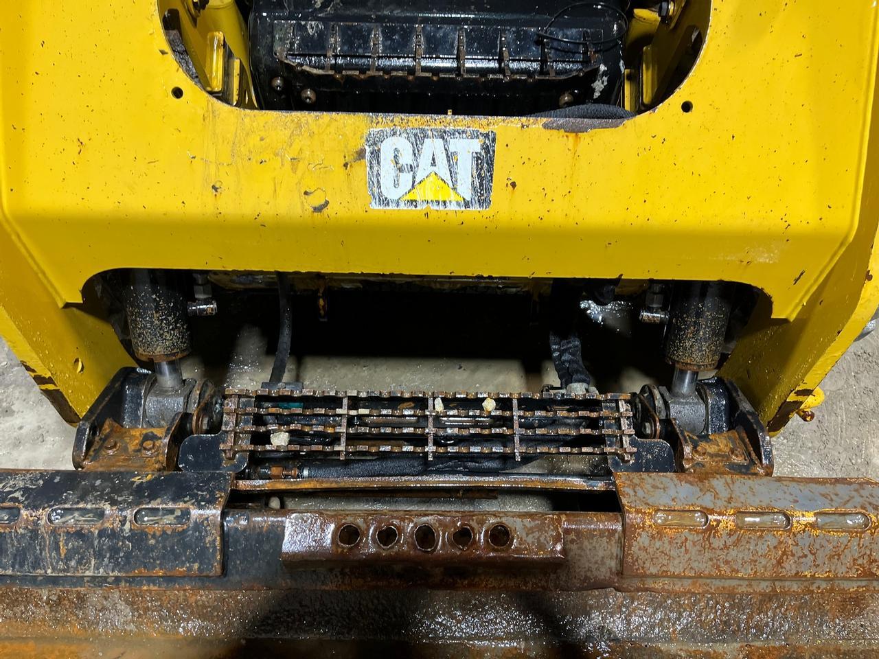 2018 Caterpillar 236D Skid Steer Loader