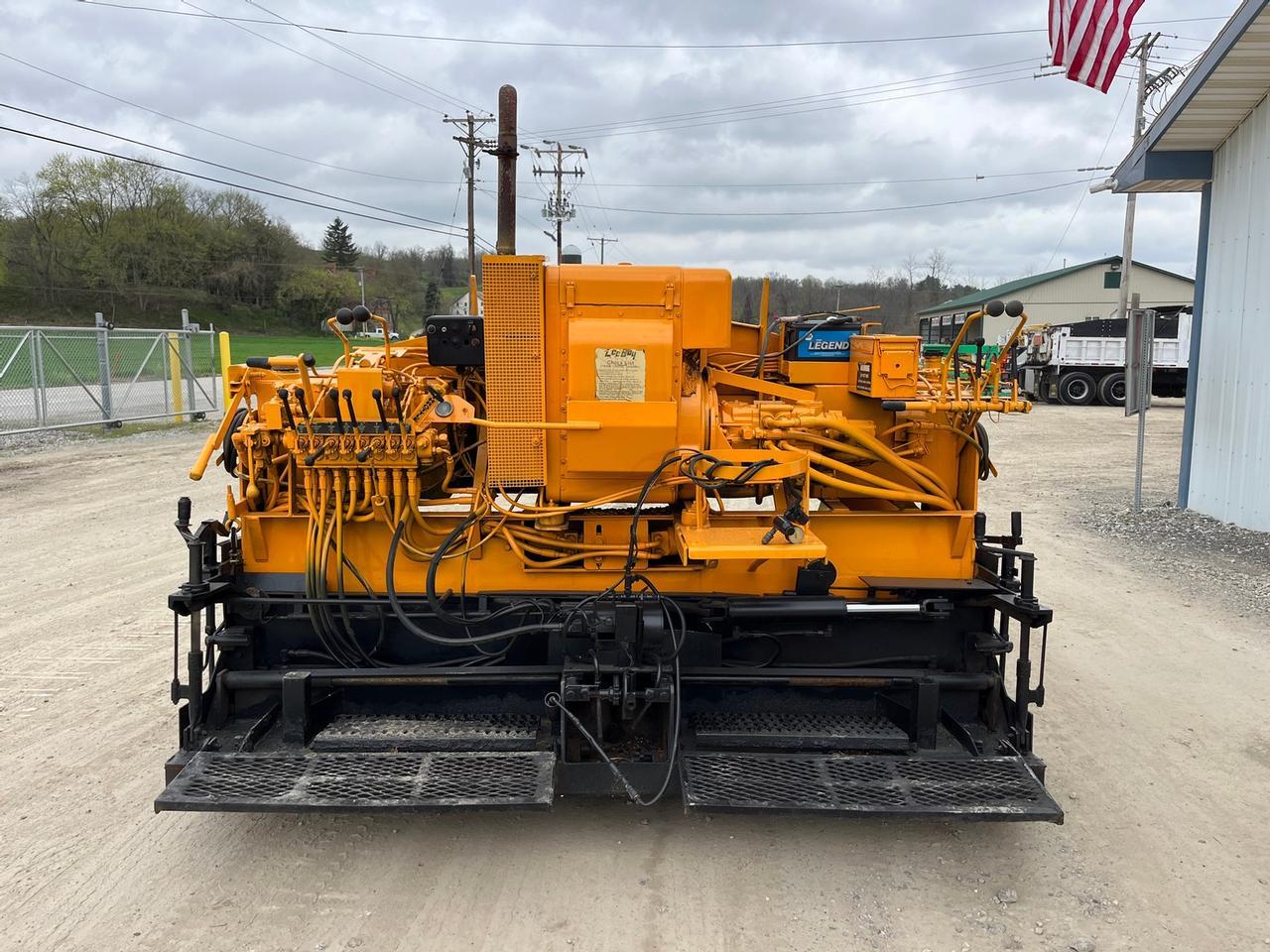 LeeBoy L1000R Paver