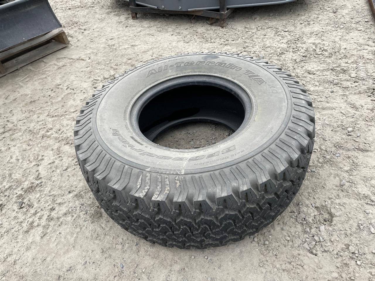 1 BFG Goodrich tire 33x12.50R15
