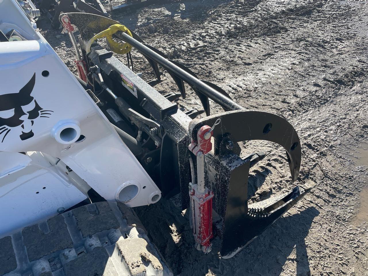 Wildcat 68" Skid Steer Root Rake Grapple