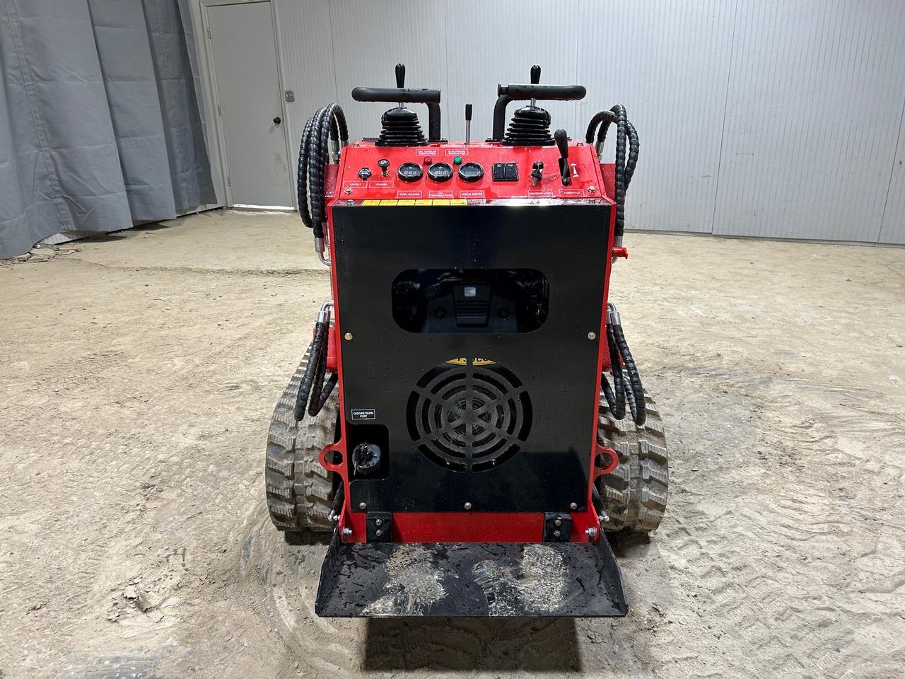 RD380C Mini Skid Steer