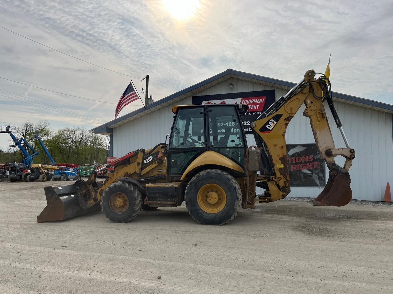 2015 Caterpillar 420F IT Loader Backhoe