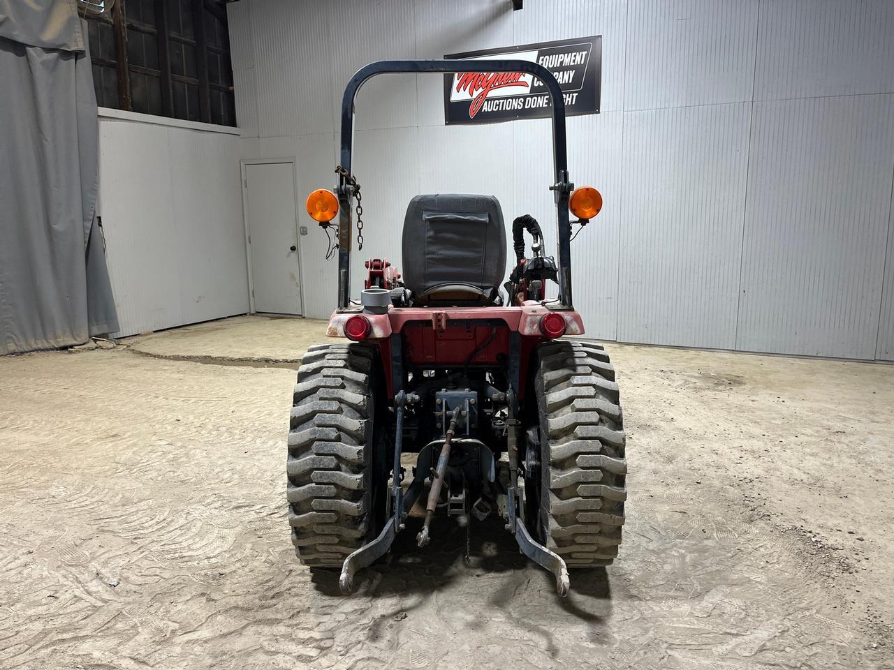 Massey Ferguson 1528 Compact Tractor with Loader