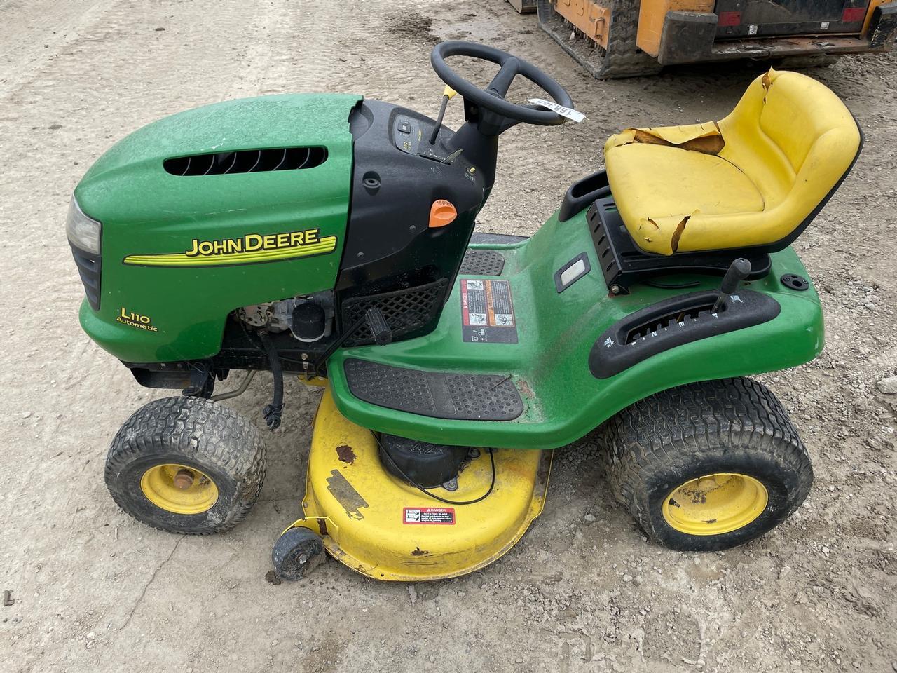 John Deere L110 Lawn Mower